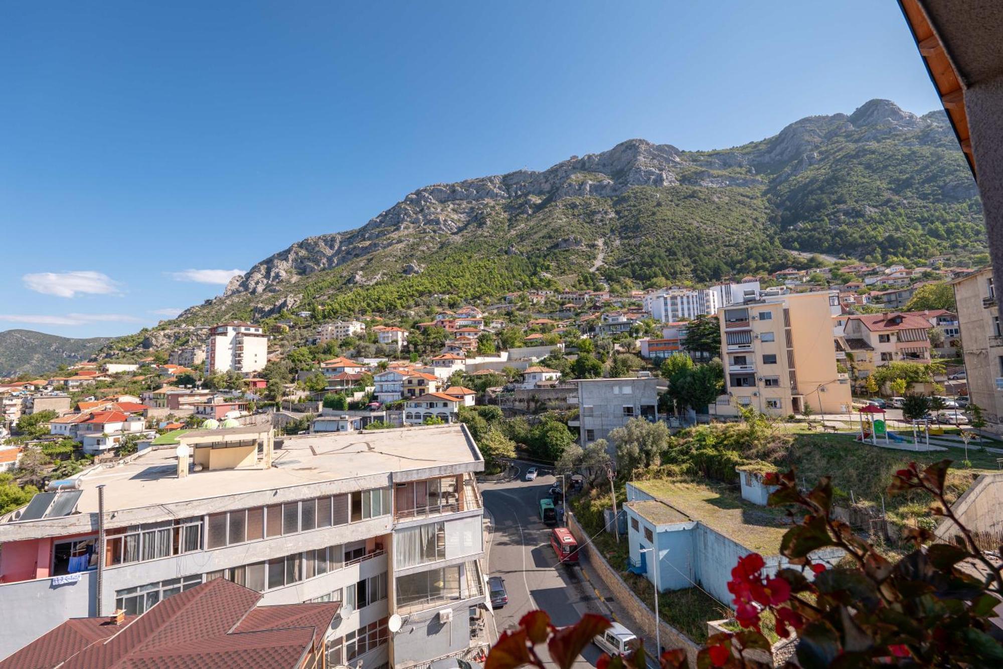 Hotel Dior Krujë Zewnętrze zdjęcie