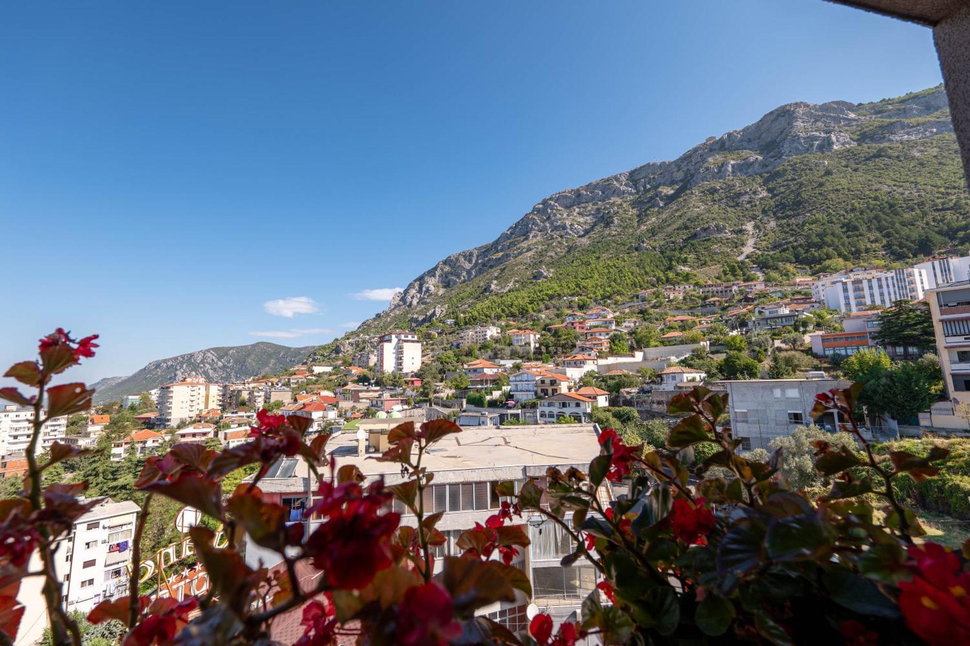 Hotel Dior Krujë Zewnętrze zdjęcie