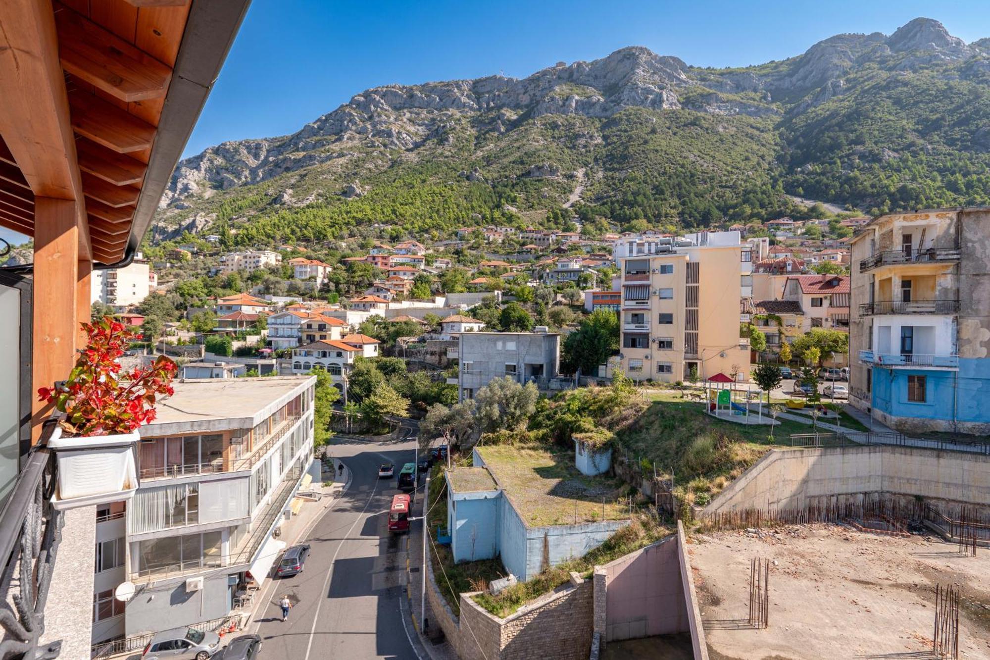 Hotel Dior Krujë Zewnętrze zdjęcie