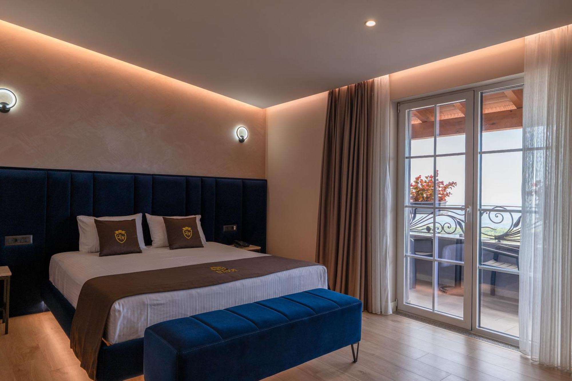 Hotel Dior Krujë Zewnętrze zdjęcie