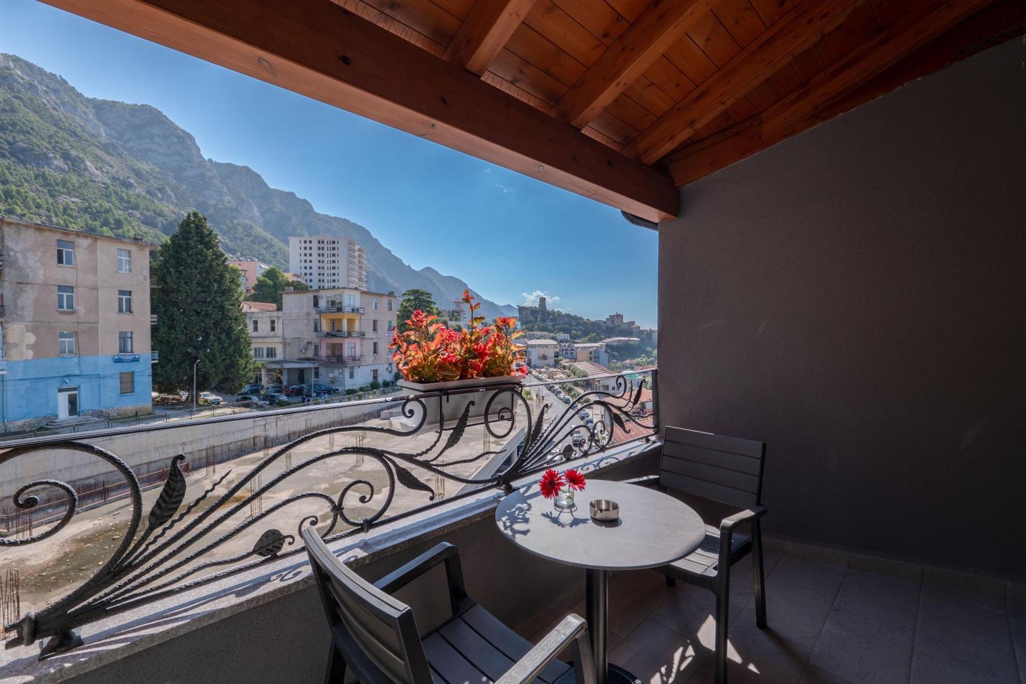 Hotel Dior Krujë Zewnętrze zdjęcie