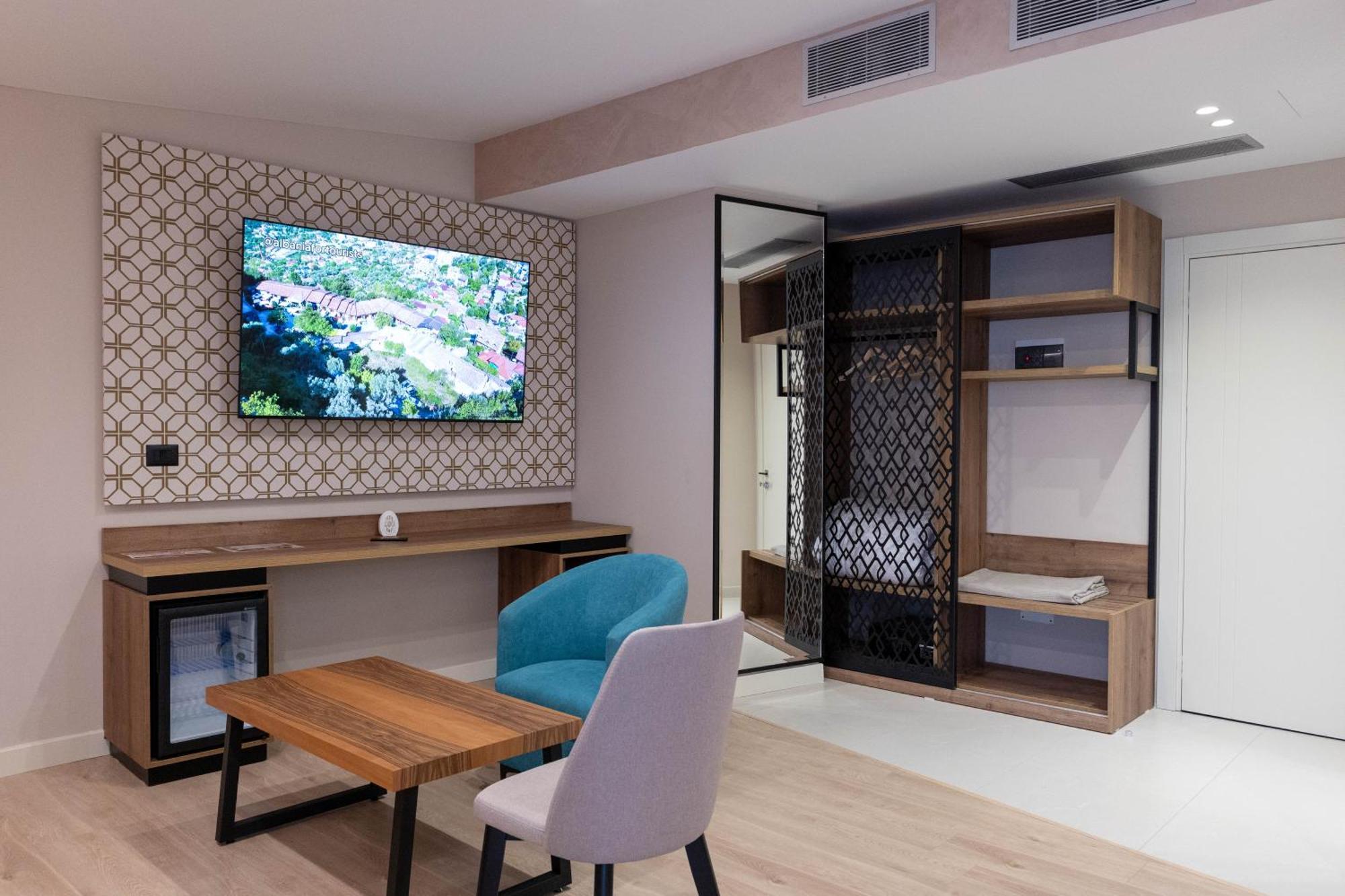 Hotel Dior Krujë Zewnętrze zdjęcie